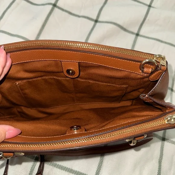 Coach Tan Leather Shoulder Bag - Picture 4 of 8